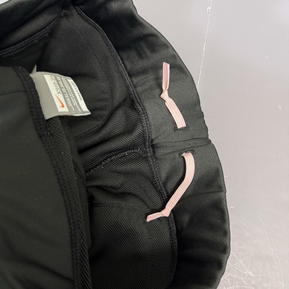Nike Fit Dry Cargo Shorts Capris Black Pink XS Wide Flare Pockets Stretch - Picture 3 of 11